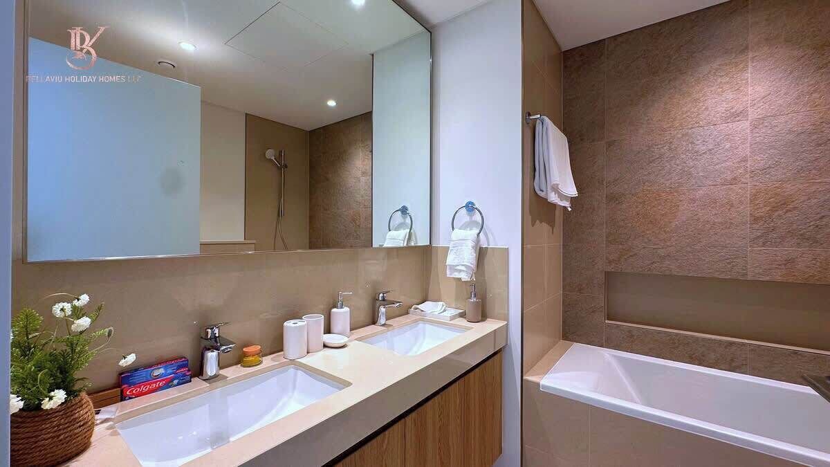 Photo of Bathroom in Za'abeel 2