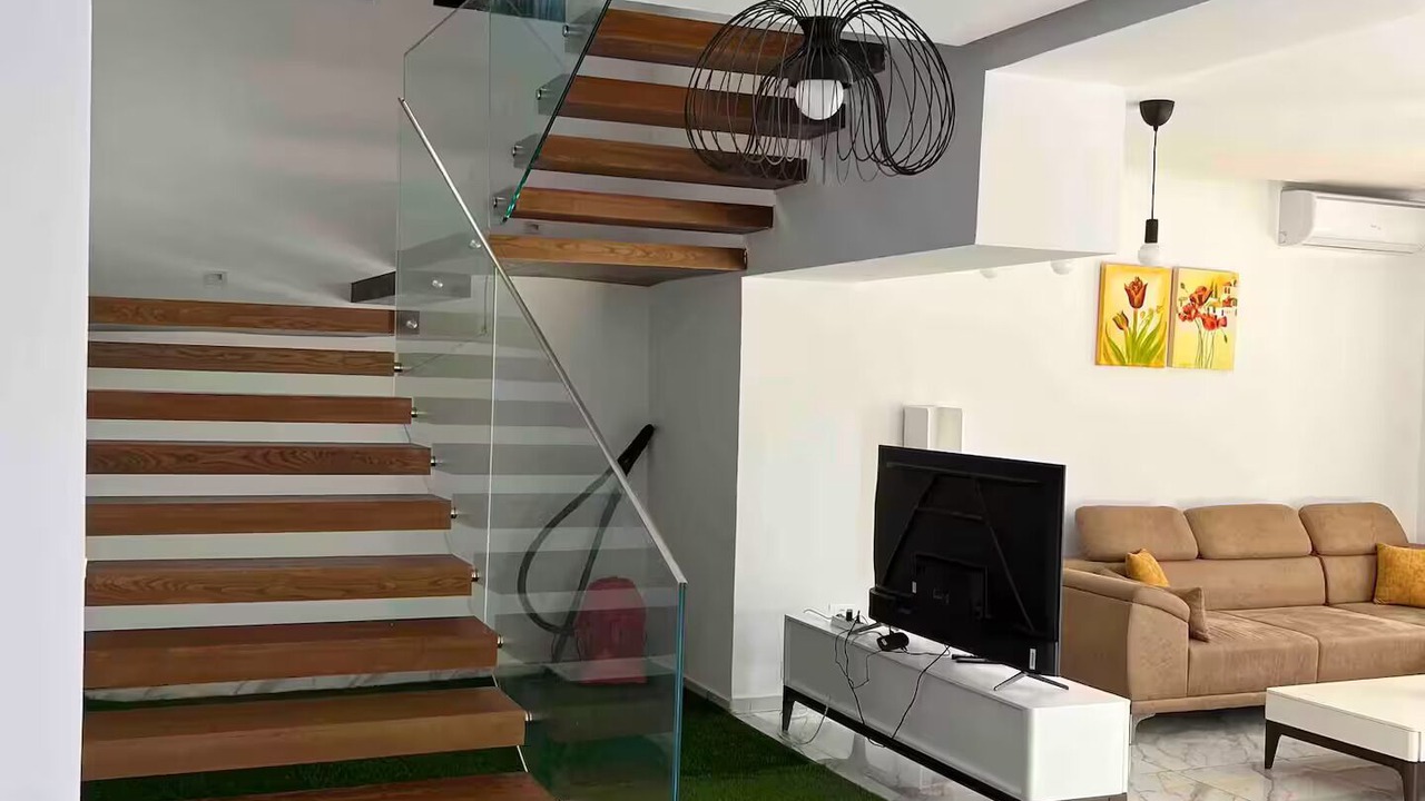 Photo of Livingroom in Aghir