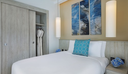 Superior Studio with Balcony, Beach & Rooftop Infinity Pool Access
