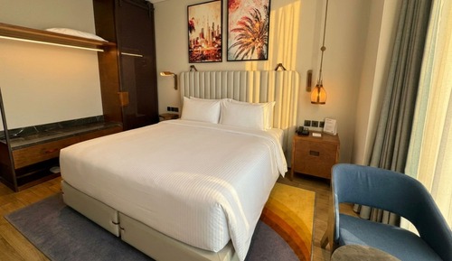 Suite Family 28hrs Staycation Package 20%discount on F&B, Early check in 11 AM & Late check out 3 PM