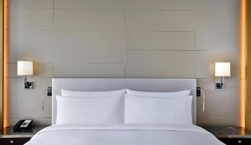 Room, 1 King Bed, Balcony