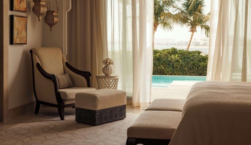 Executive Suite, Private Pool (Palm Beach, UAE Resident ID Mandatory)