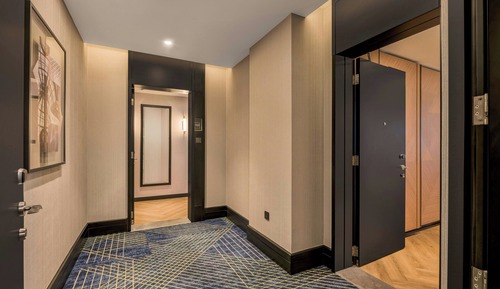 Amiri Family Suite Club lounge Access including Breakfast, Evening Cocktail hours & Soft Refreshment