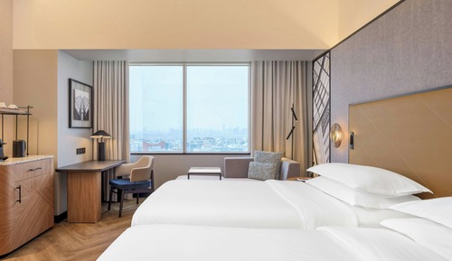 Superior Room, 2 Twin Beds, City View