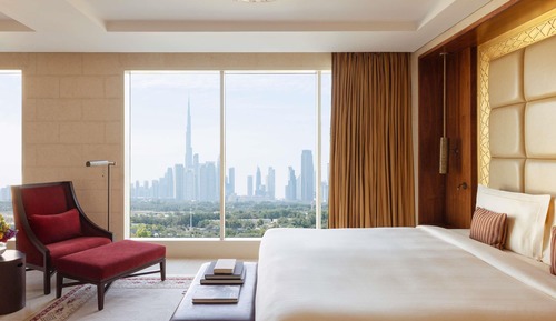 Suite (Landmark - Skyline View)