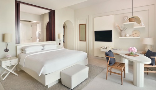 Family Room, 1 King Bed (Lagoon Beach)
