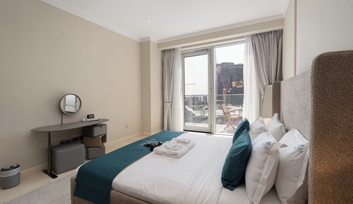 Deluxe Apartment, City View
