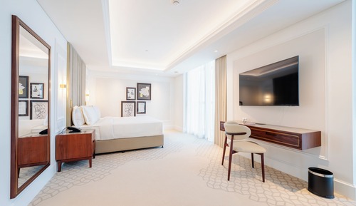 Deluxe Studio Apartment