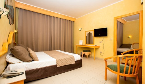 Economy Triple Room