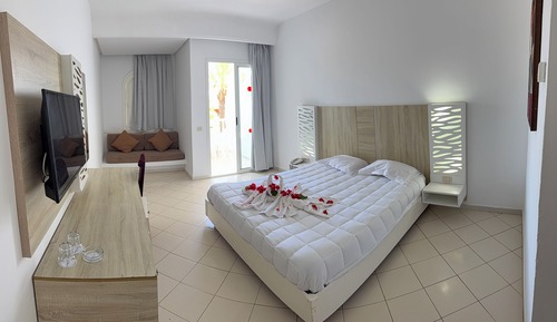 Standard Double Room, Garden View