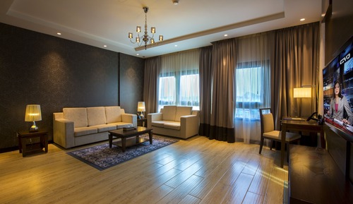 Deluxe Suite - Complimentary Shuttle Bus to Beach & Mall of the Emirates