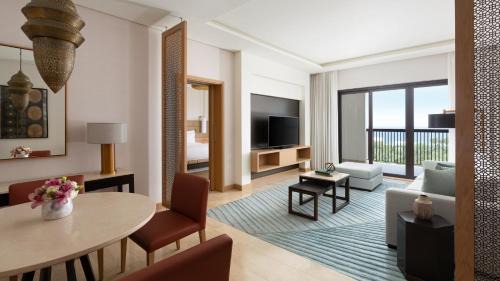 One-Bedroom King Suite with Garden View