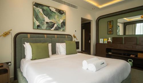 Deluxe King Room
