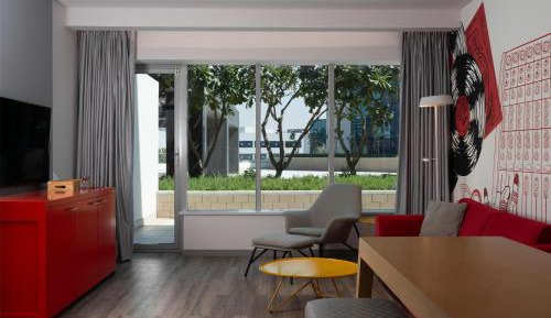 One-Bedroom Apartment with Terrace