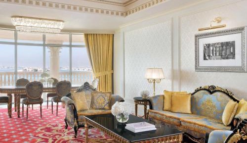 Raffles Presidential Suite With balcony and Lounge Access