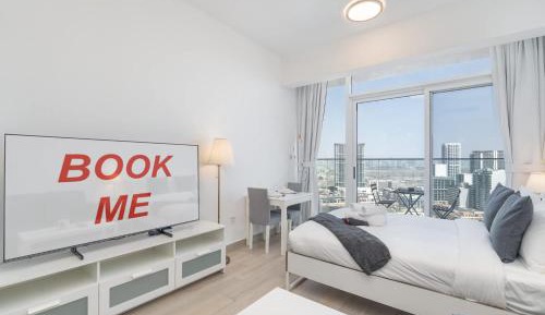 Studio with Balcony