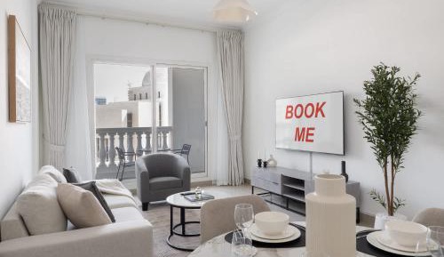 One-Bedroom Apartment with Balcony
