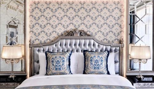 Premier Garden Walk Room