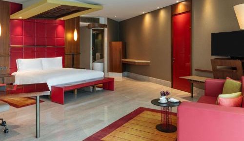 Deluxe King Room City View