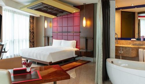 Junior King Suite City View