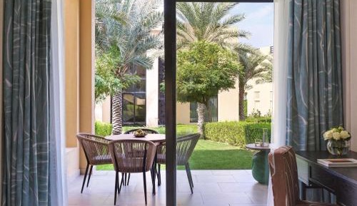 Luxury King Room with Garden View