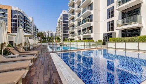 One-Bedroom Apartment with Balcony