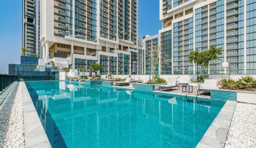 One-Bedroom Apartment with Balcony