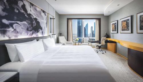 Deluxe King Room with Burj Khalifa View