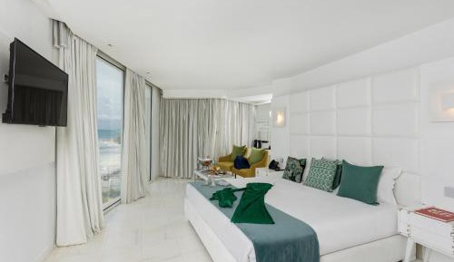 Suite with Sea View