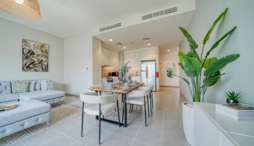 Two-Bedroom Deluxe Apartment with Balcony