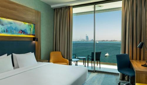 Aloft Sea View King Room with Balcony including 20% off F&B, Spa & Abra Boat Tour Discount