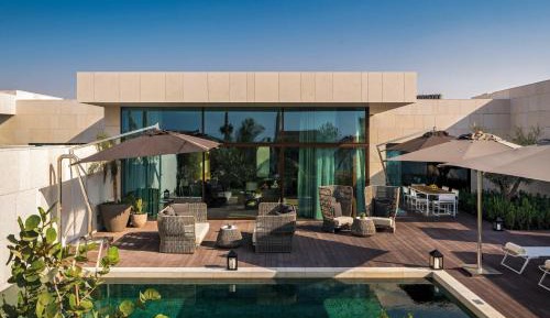 One-Bedroom Pool Villa with Beach View