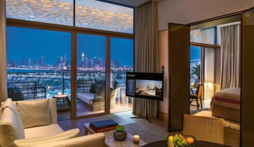 Deluxe King Suite with Balcony