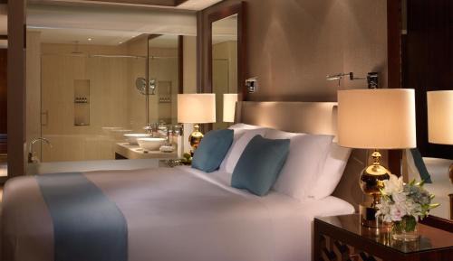 Staycation offer - Junior Suite AED 200 resort credit included, Late check-out