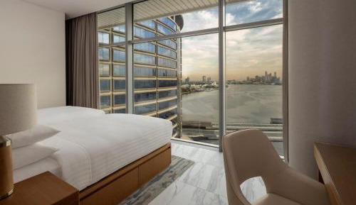 Three-Bedroom Duplex Corner Apartment with Balcony