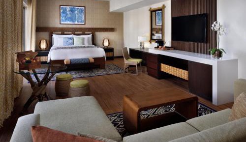 Junior Suite, 1 King, Resort view, Balcony