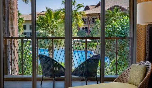 Suite, 1 bedroom Suite, 1 King, Resort view, Balcony