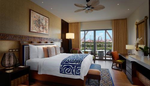 Deluxe Room, 1 King, River view, Balcony