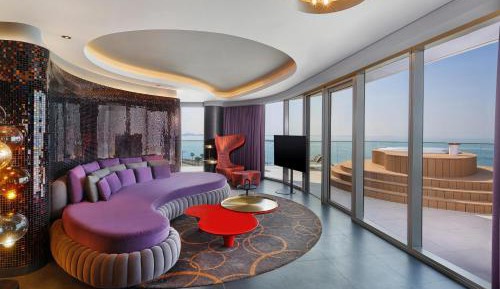 Marvelous Jacuzzi 1 Bedroom Suite, 1 King, Whirlpool with Private Terrace - includes 3 hours of Free Flow of Selected Drinks