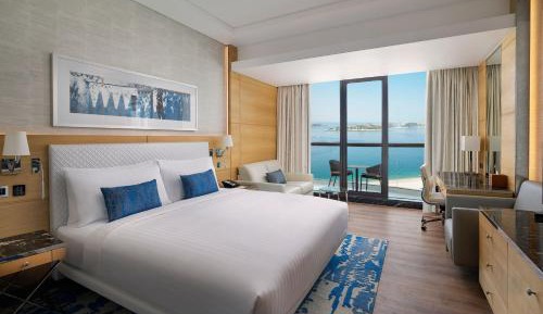 M Club Room, 1 King Bed with Sofa Bed, Club Lounge - Evening Cocktail Hours, Private Balcony