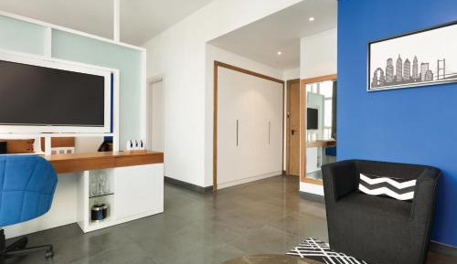 VYP Premium Suite with VYP Lounge Access