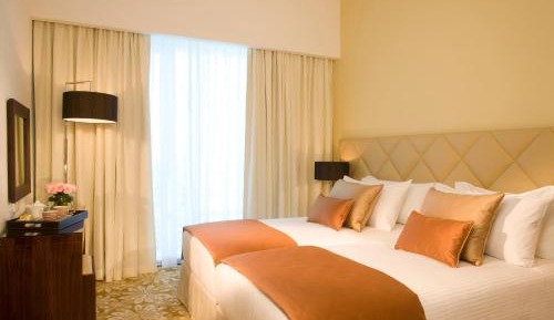 Premier Two Bedroom Sea View Apartment - Complimentary Transfer to Mall of the Emirates, Insurance Market Metro Station & Jumeirah Beach