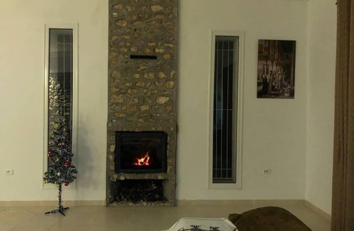 Nasrallah Villa | Cheerful 2-bedroom Villa With Pool