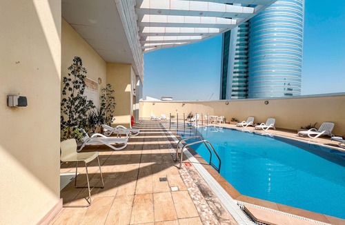 Jumeirah Lake Towers Hotel | Cosmos Living Goldcrest Executive