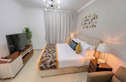 Jumeirah Lake Towers Hotel | Cosmos Living Goldcrest Executive