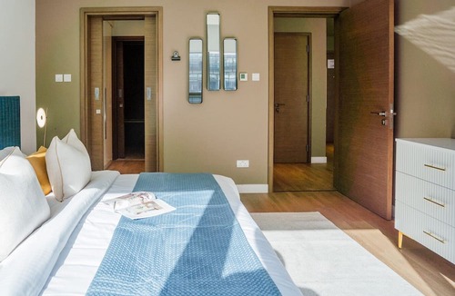 Al Wasl Apartment | Aya - Sophisticated 1BR Apartment in CityWalk with Views