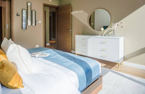 Al Wasl Apartment | Aya - Sophisticated 1BR Apartment in CityWalk with Views