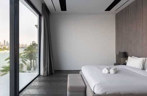 Palm Jumeirah Villa | Palm Paradise- 5BR Villa - Infinity Pool