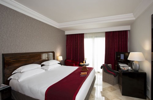 Les Berges du Lac Hotel | Concorde Paris