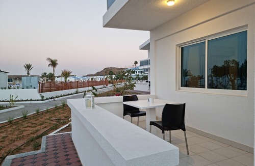 Al Kubus Hotel | Holiday Beach Resort